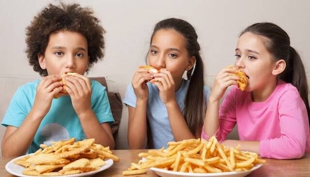 kids eating junk food 4